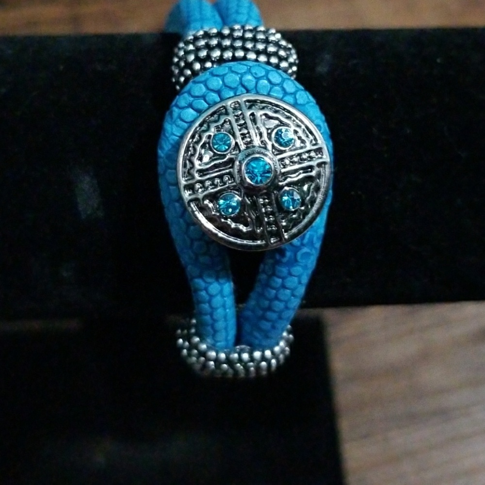 Snap button leather braclet - Picture 3 of 3
